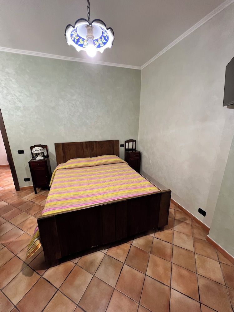 Classic Double Room, Garden View