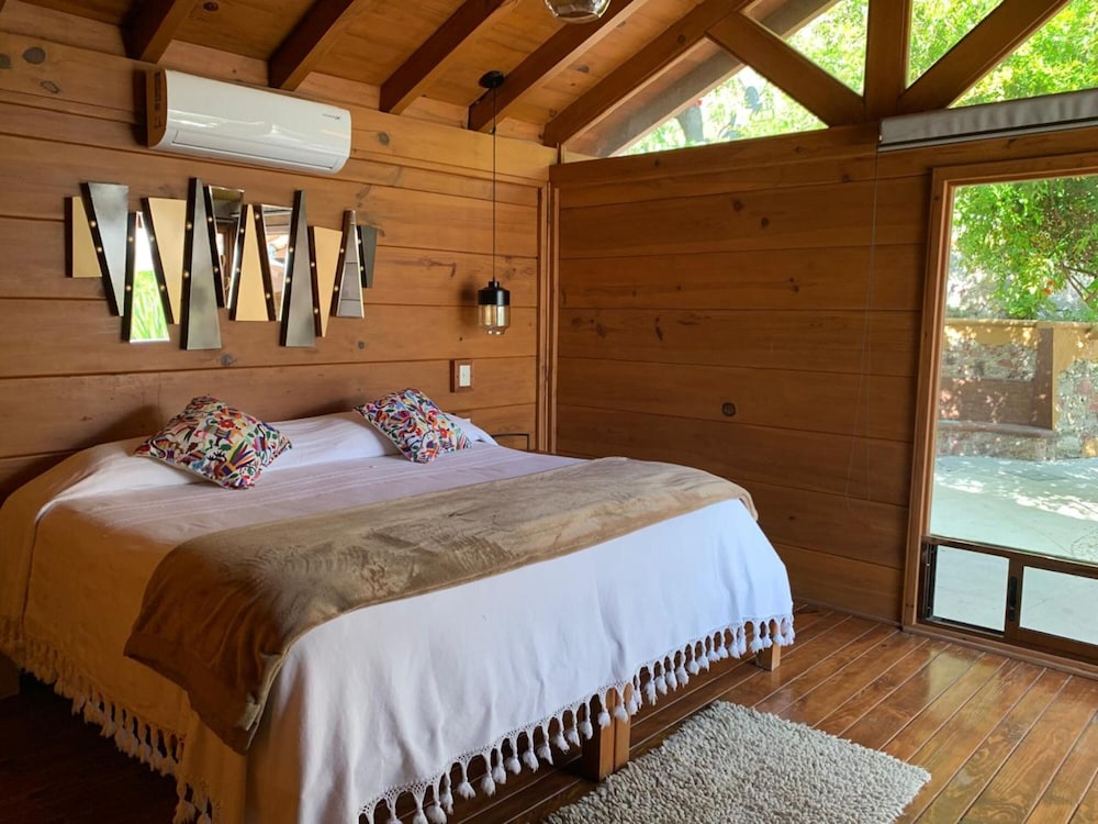 Signature Cabin photo 2