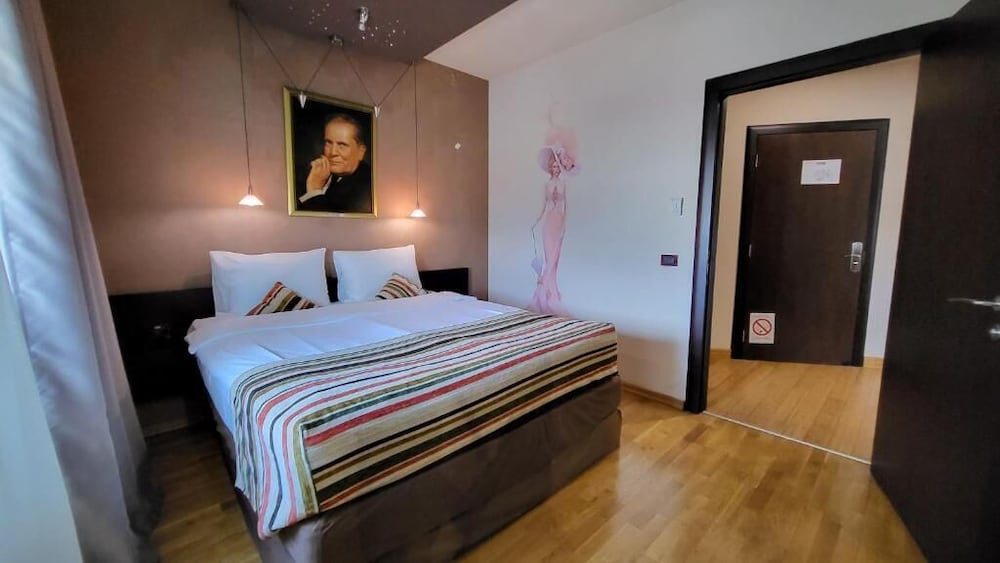 Presidential Apartment photo 3