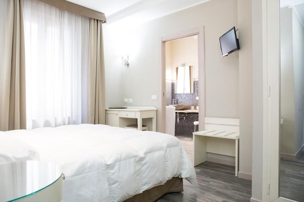 Superior Room - Photo 8