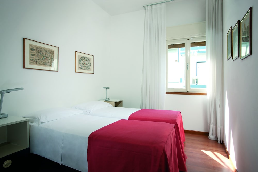 Standard Double Room - Photo 3