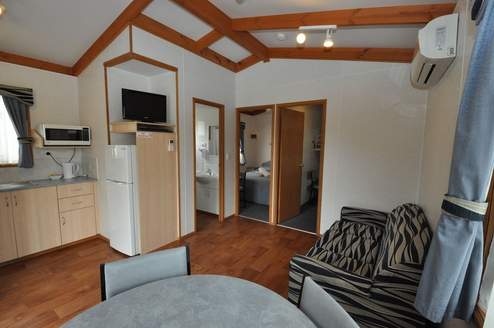 Family Cabin - Sleeps 6