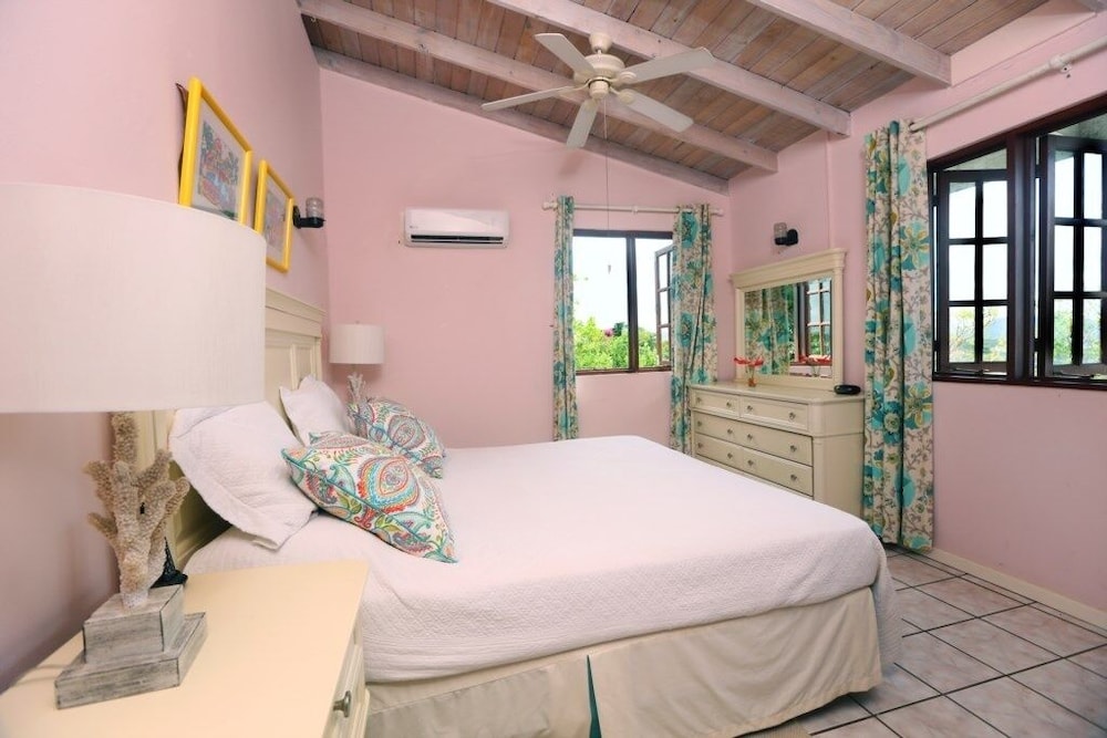 House, 2 Bedrooms photo 2