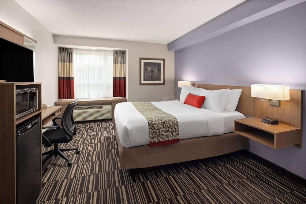 Room, 1 Queen Bed, Accessible, Non Smoking photo 1