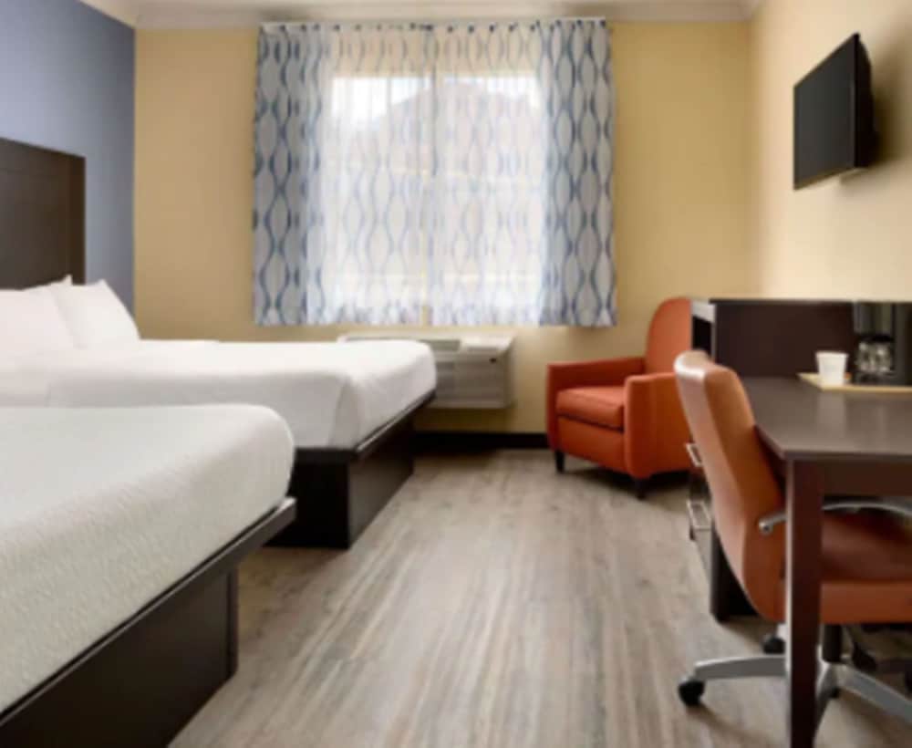 Room, 2 Queen Beds, Accessible, Non Smoking (Mobility, Roll-In Shower) - Photo 3