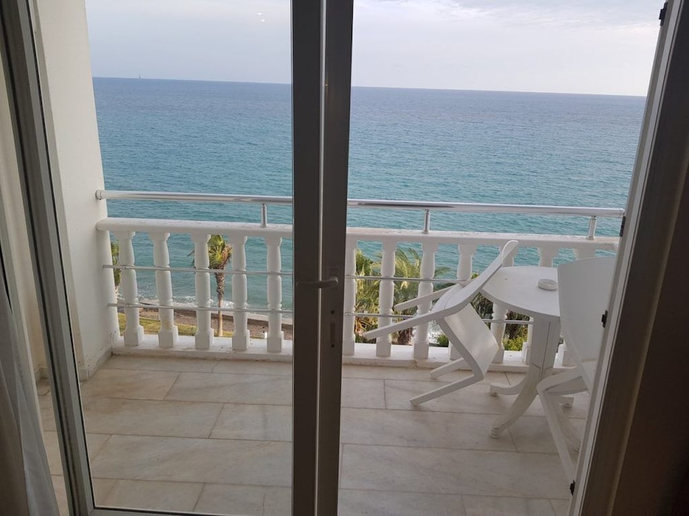 Standard Double Room, 1 Queen Bed, Sea View photo 2
