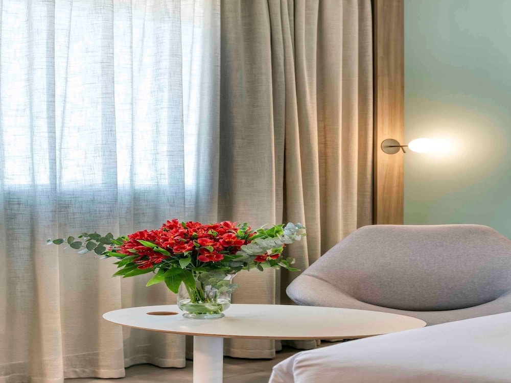 Superior Room, 1 Queen Bed, Accessible (Adapted) - Photo 7