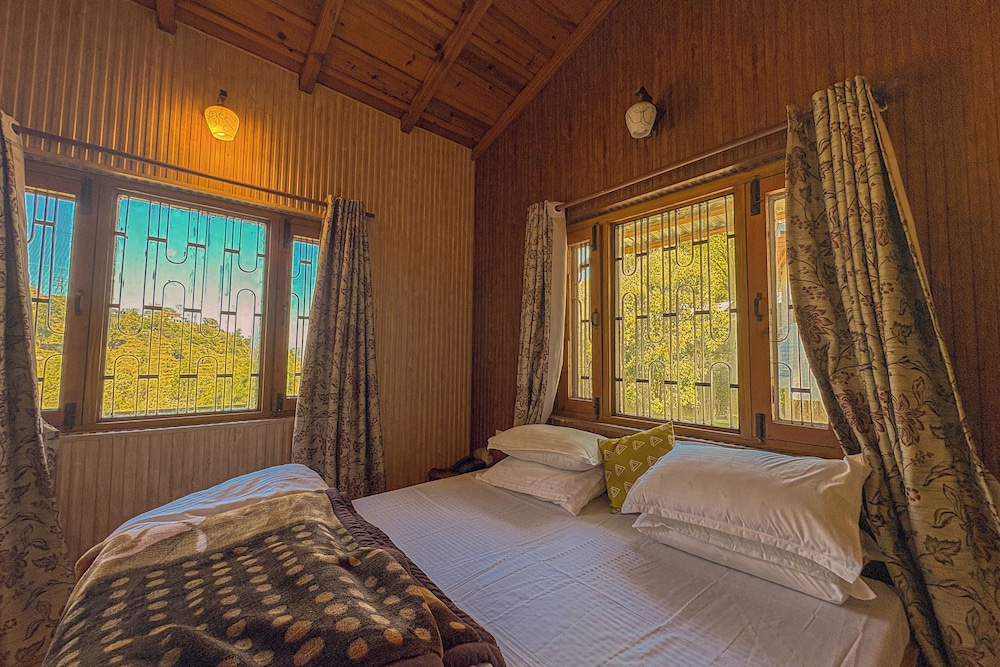 Deluxe Room, Hill View photo 2