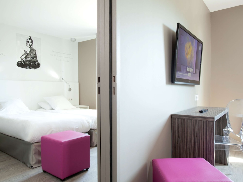 Standard Suite, 2 Double Beds, Connecting Rooms photo 3