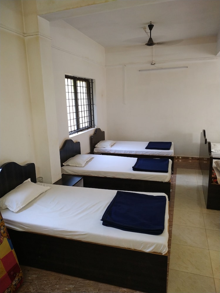 Basic Suite, Multiple Beds (Non AC) photo 3