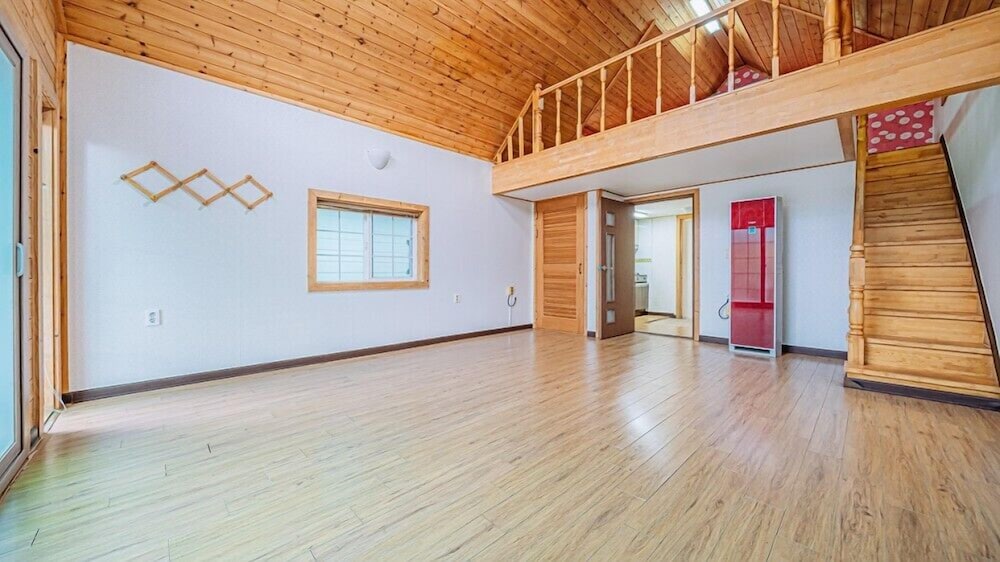 Room (Swiss C) - Photo 3