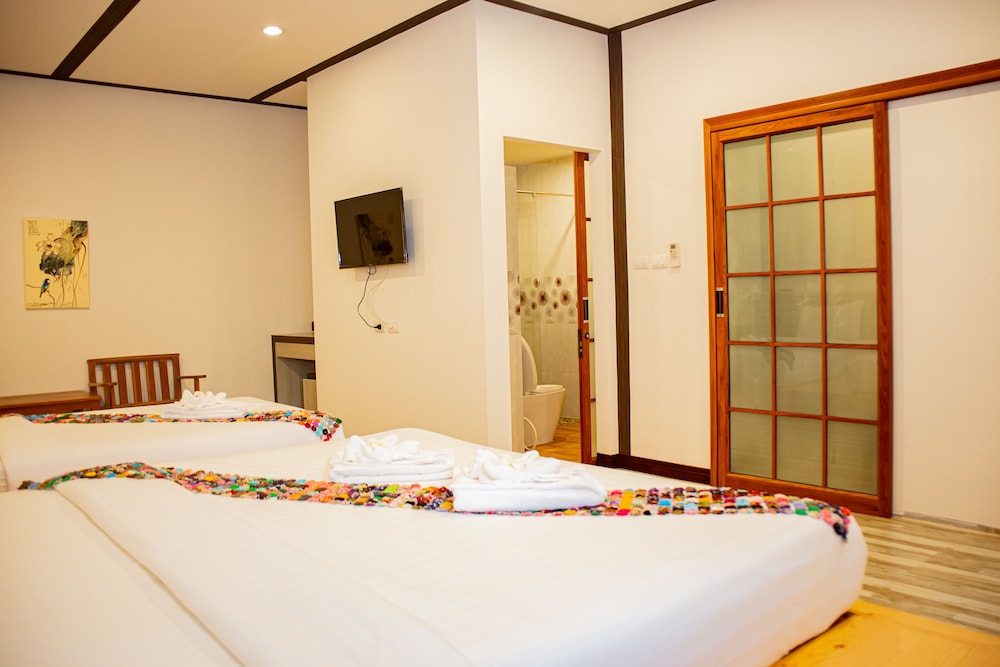 Deluxe Triple Room - Photo 12