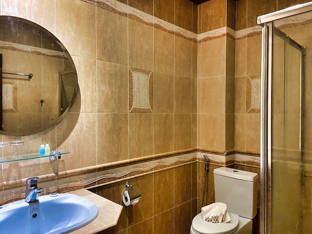 Deluxe Quadruple Room - Photo 14