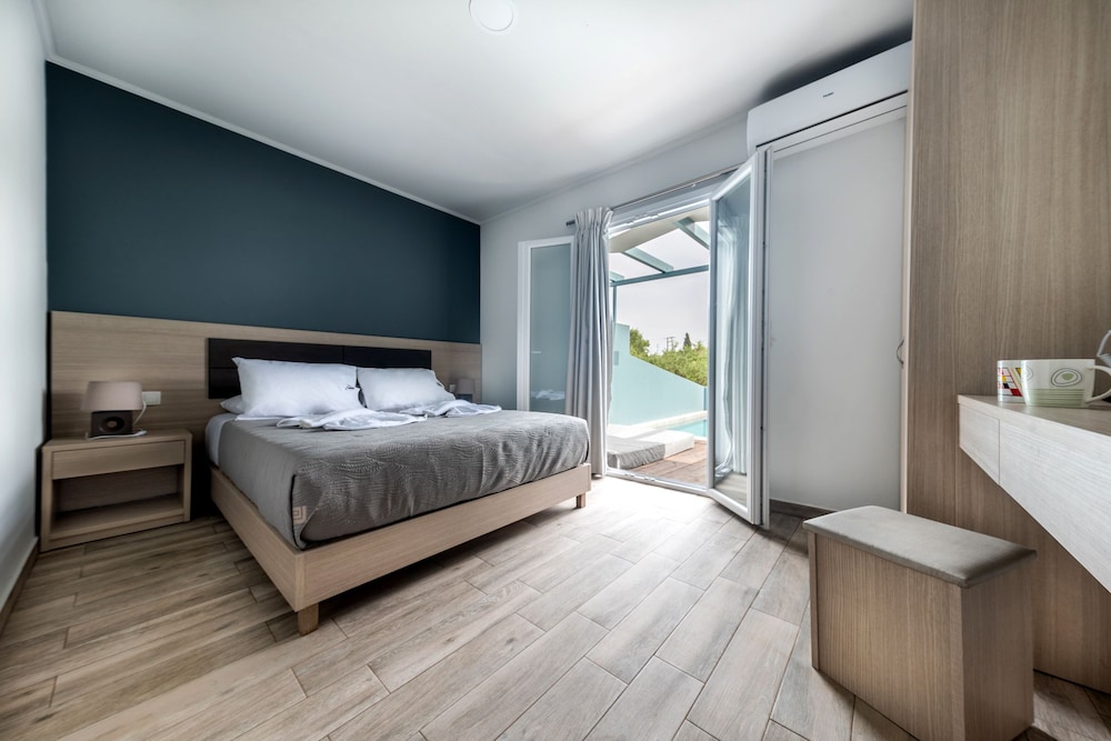 Superior Double Room, Private Pool - Photo 3