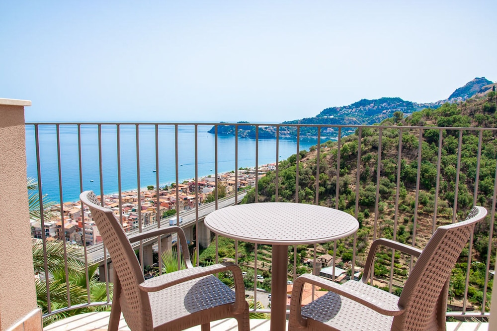Double Room, Sea View - Photo 6