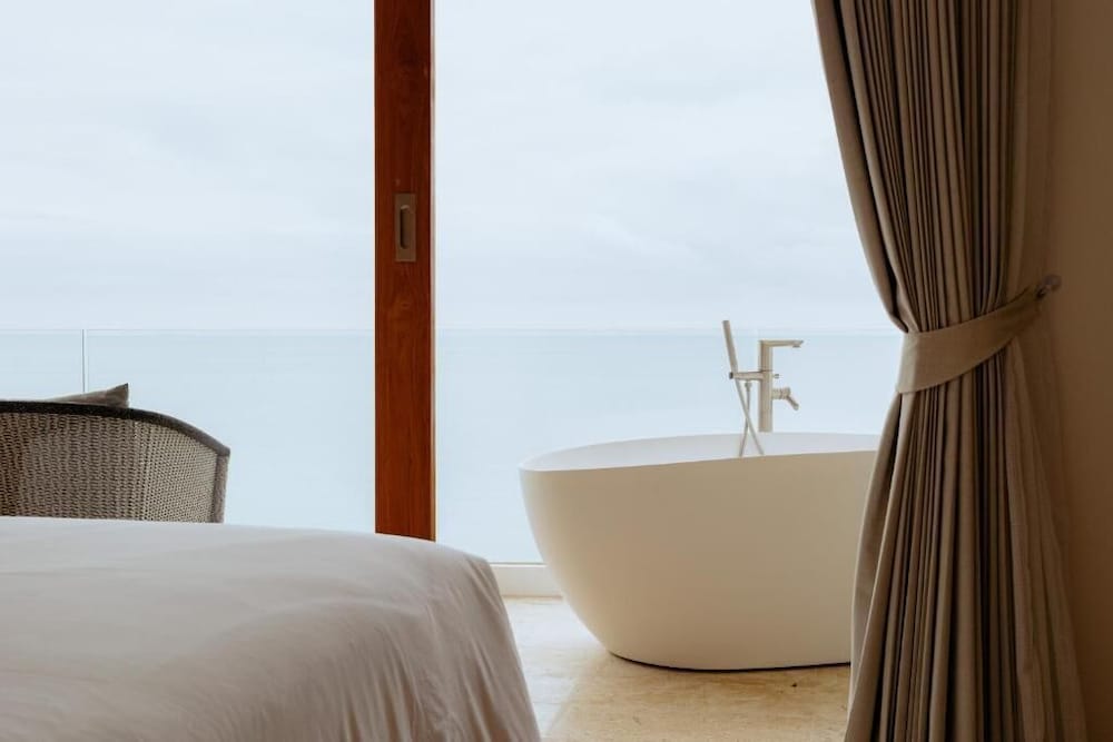 Studio with Ocean View - Photo 9