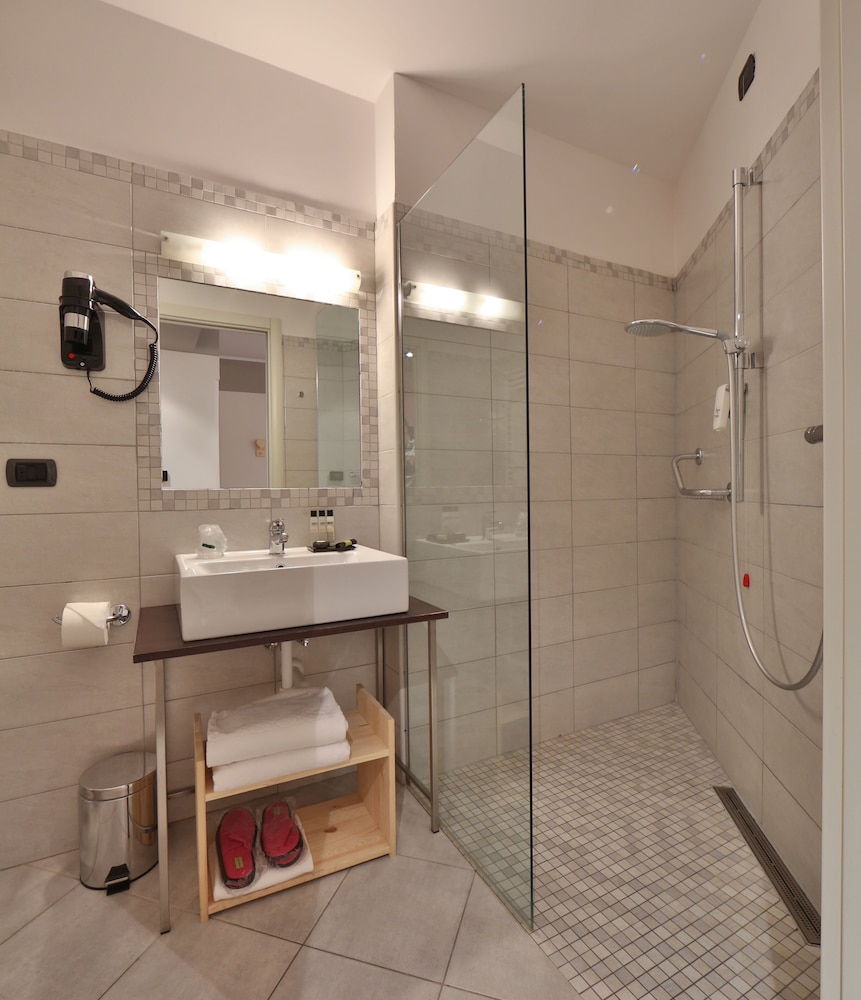 Superior Double Room, Balcony - Photo 8