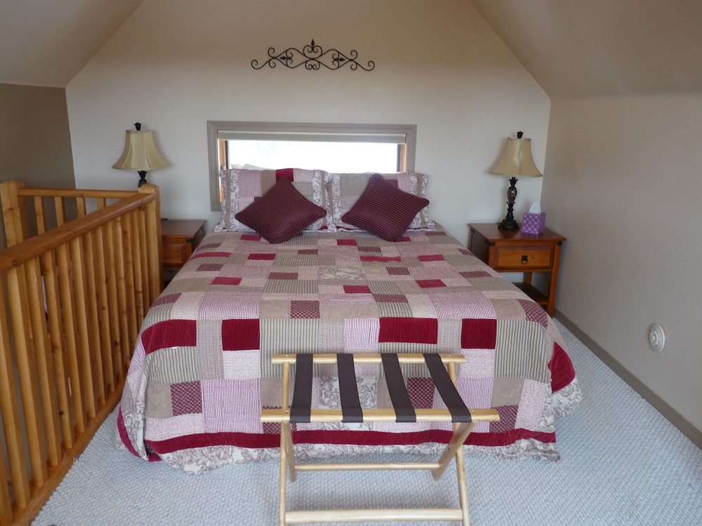 Romantic Cabin (Northern Exposure Cabin)