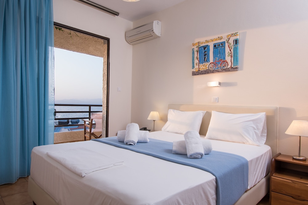 Double or Twin Room photo 1