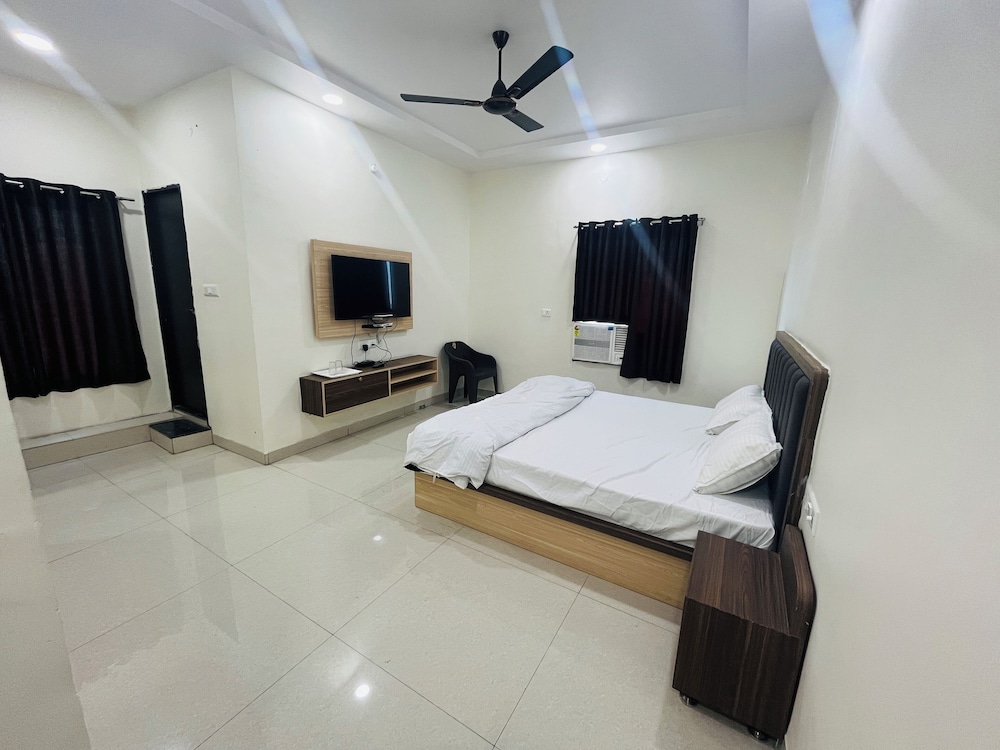 Deluxe Room, Balcony, City View