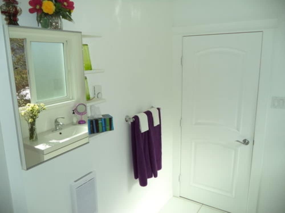 Room (Queen Room Ensuite Bath) photo 3