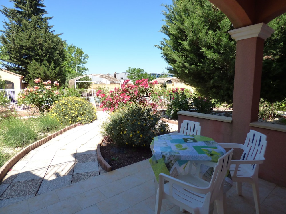 Superior Triple Room, Accessible, Pool Access photo 1