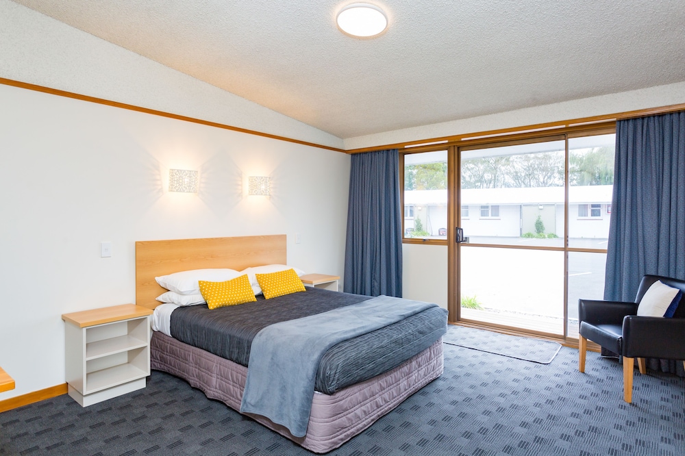 Standard Room, 1 Queen Bed (Standard Queen) photo 1