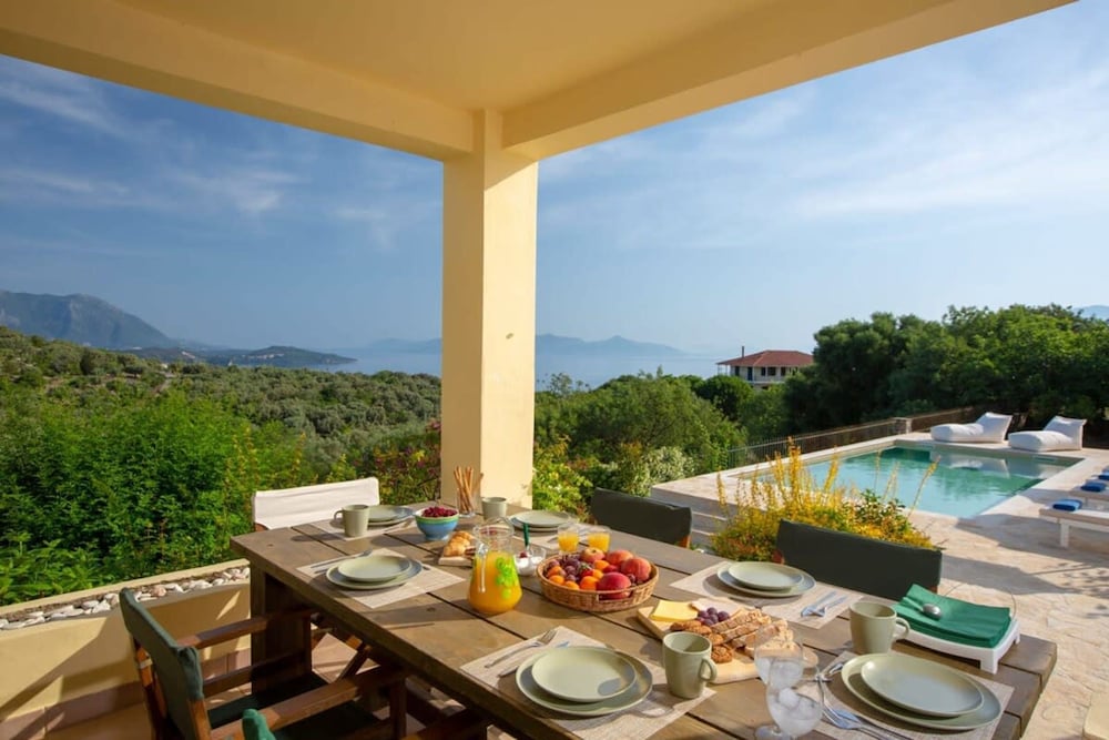 Villa photo 3