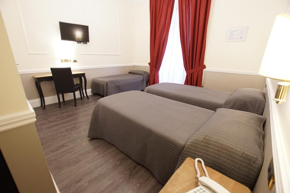 Standard Double Room photo 2