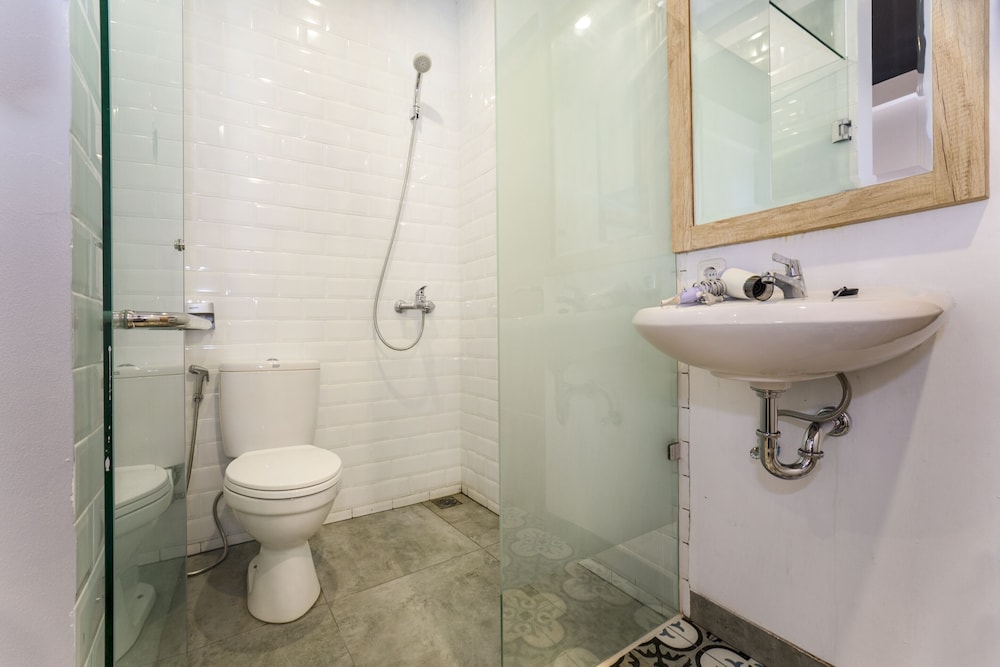 Deluxe Double Room - Photo 9