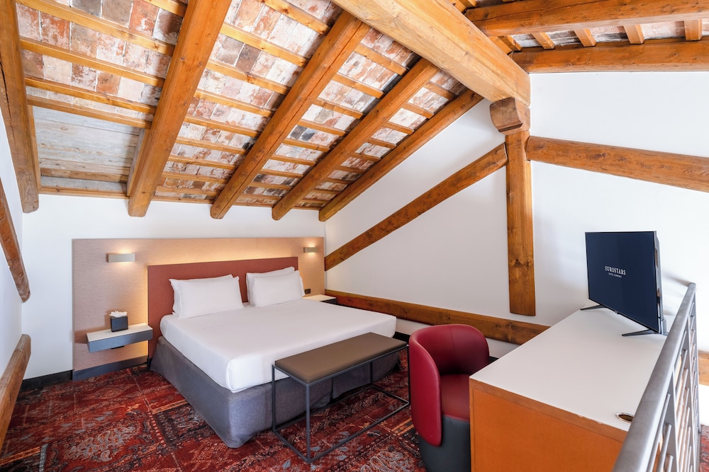 Suite, Canal View (2 Adults)