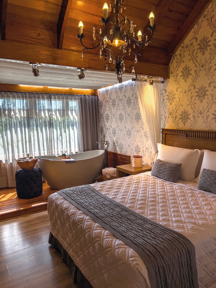 Romantic Suite, 1 Queen Bed