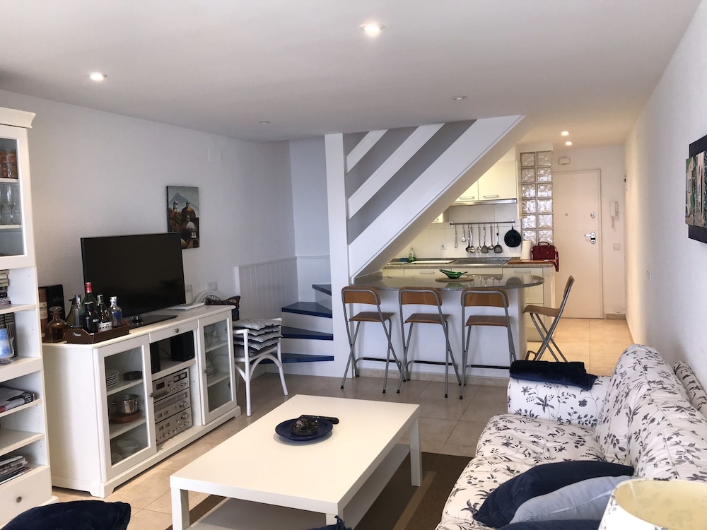 Dúplex, 2 habitaciones, balcón, vista al mar