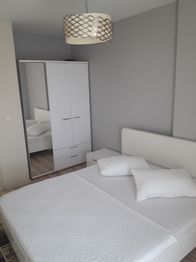 Studio Suite, 1 King Bed, Non Smoking photo 2
