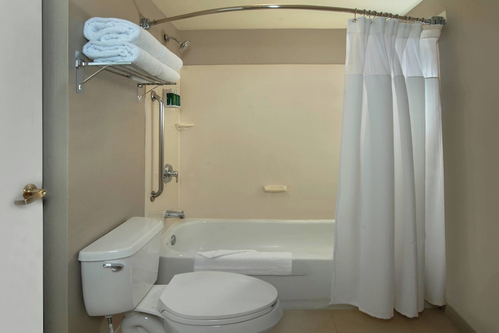 Suite, 2 Double Beds photo 2