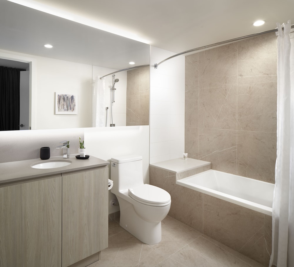 Suite, 2 Bedrooms - Photo 6