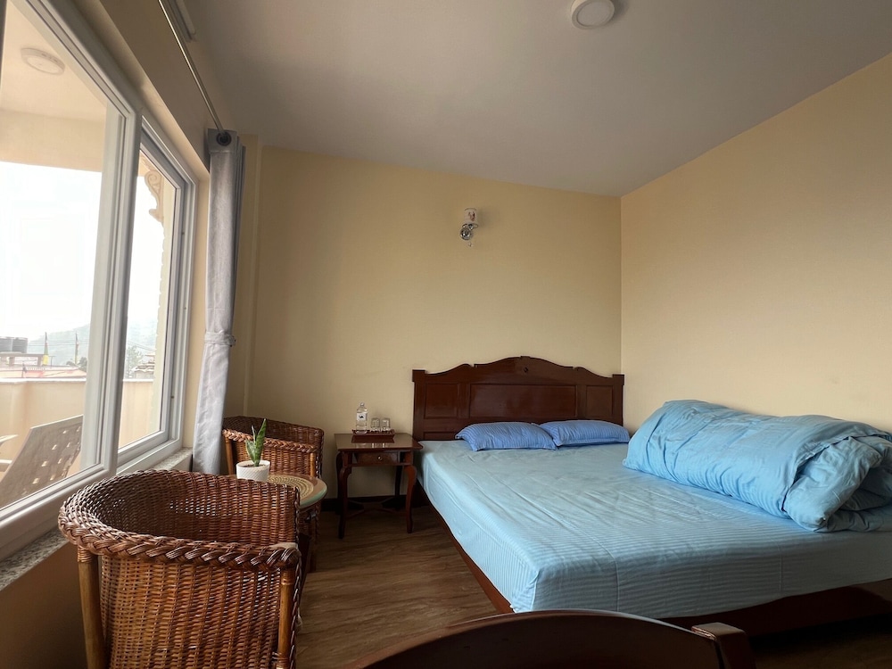 Standard Double Room, 1 King Bed, Non Smoking, Valley View photo 3