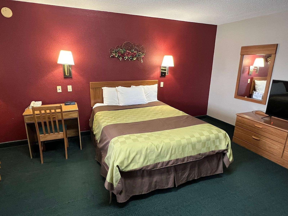 Room, 1 Queen Bed photo 1