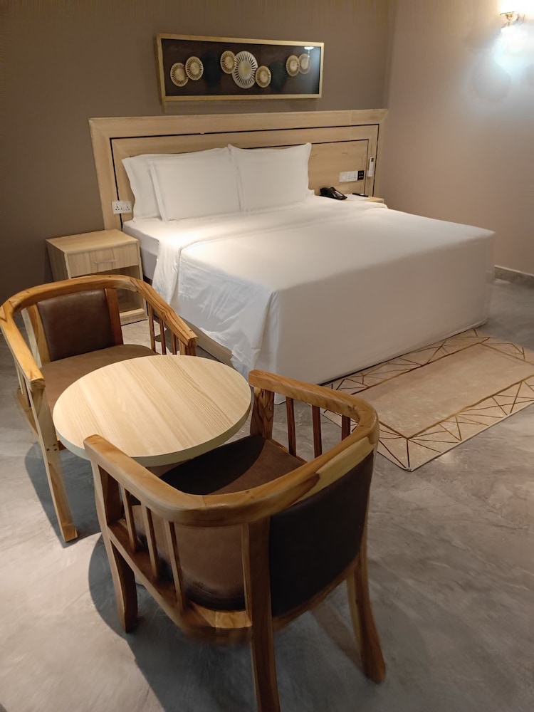 Deluxe Double Room, City View photo 2