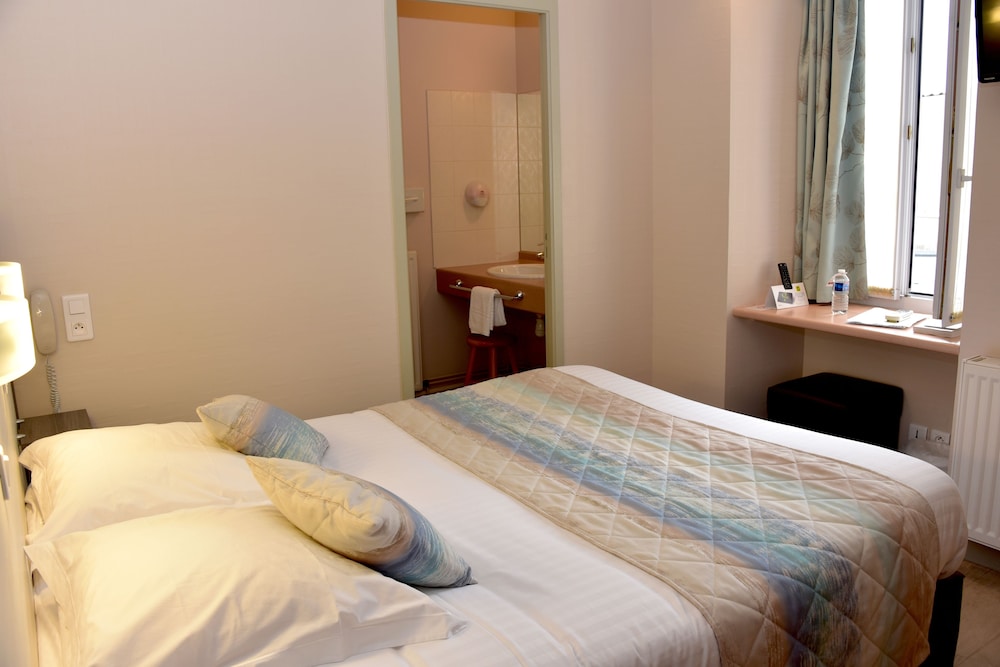 Standard Double Room - Photo 2