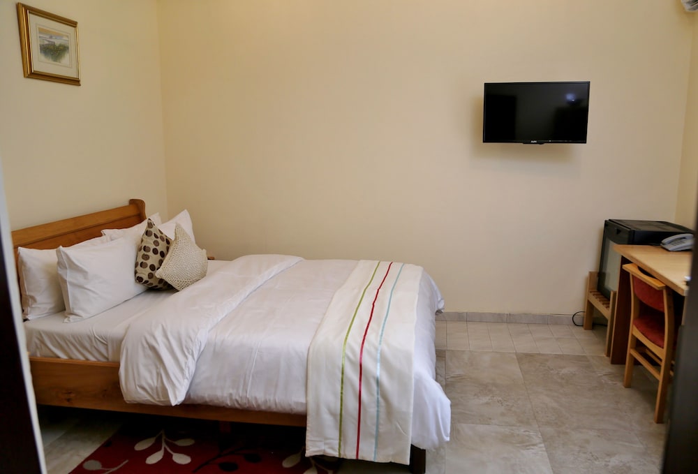 Executive Triple Room, 1 King Bed, Ensuite, Garden View photo 2