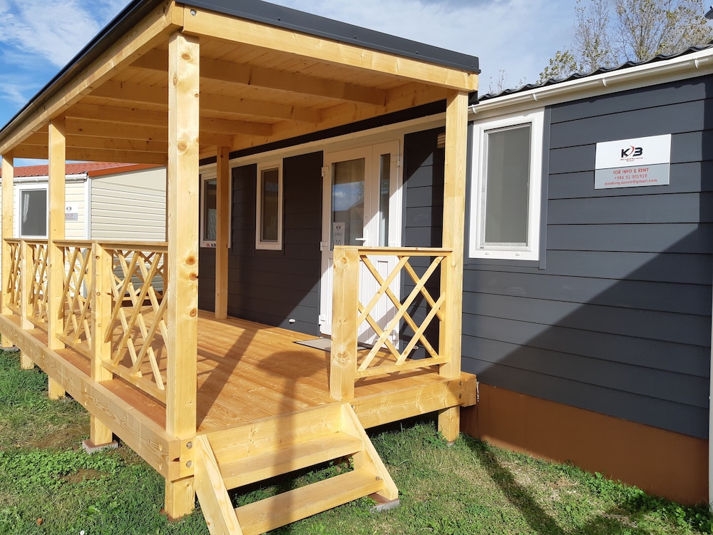 Deluxe Mobile Home, 3 Bedrooms photo 1