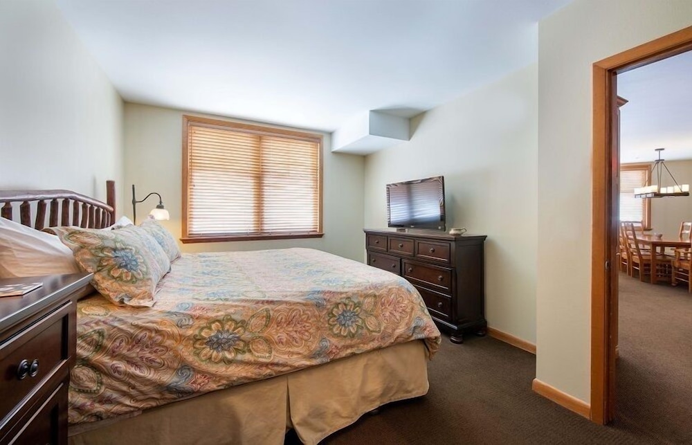 Condo, 3 Bedrooms photo 3