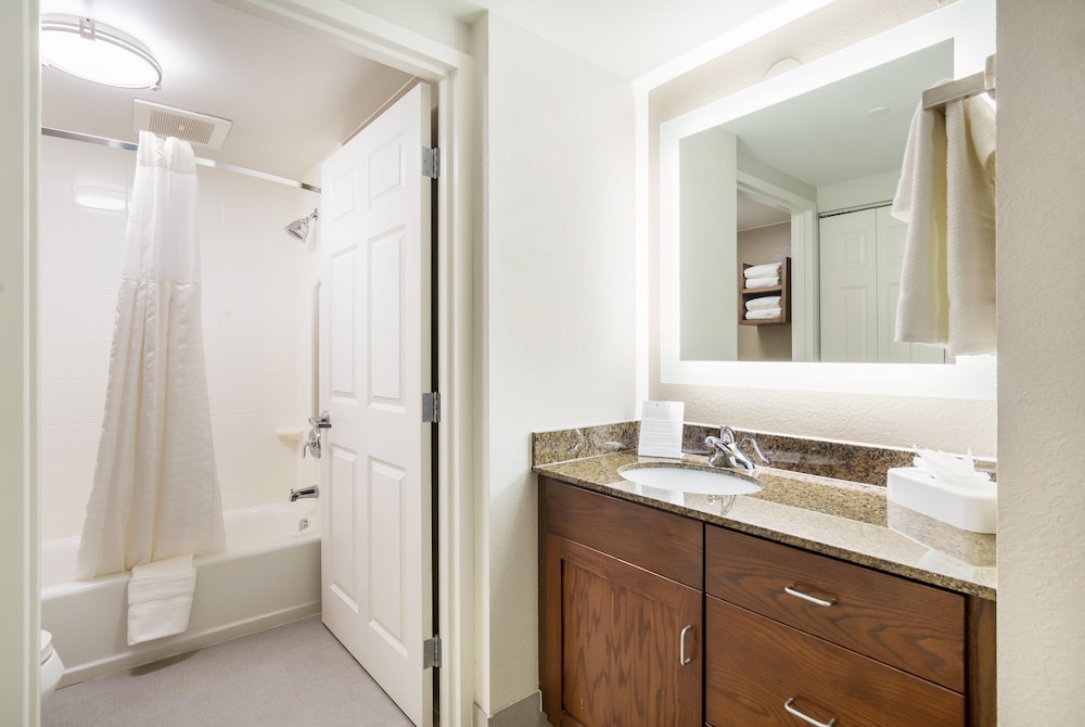 Studio Suite, 1 Queen Bed, Accessible, Kitchen (Hearing) - Photo 3