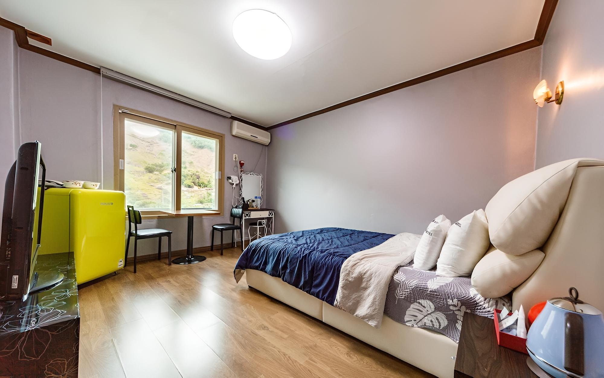 Room (Bedroom (Seomjingang River View 65-in) photo 2