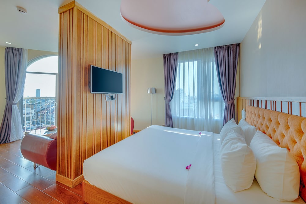 Luxury Suite, Balcony, City View photo 1