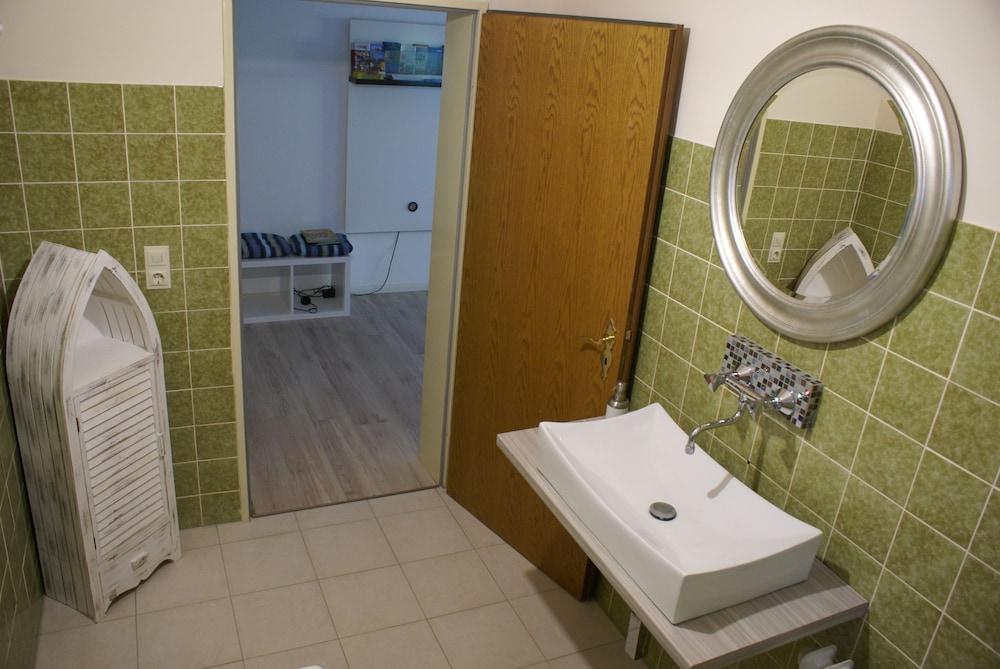 Romantic Apartment, 1 Bedroom, Garden Area (including 45 Euro cleaning fee) photo 2
