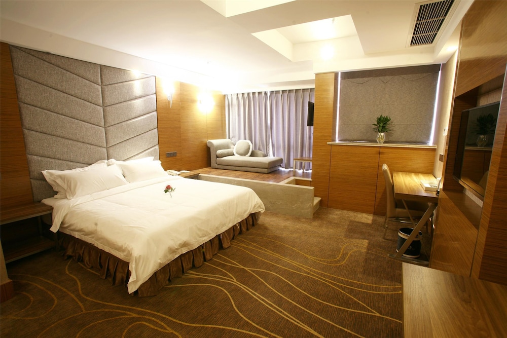 Superior Room, 1 King Bed