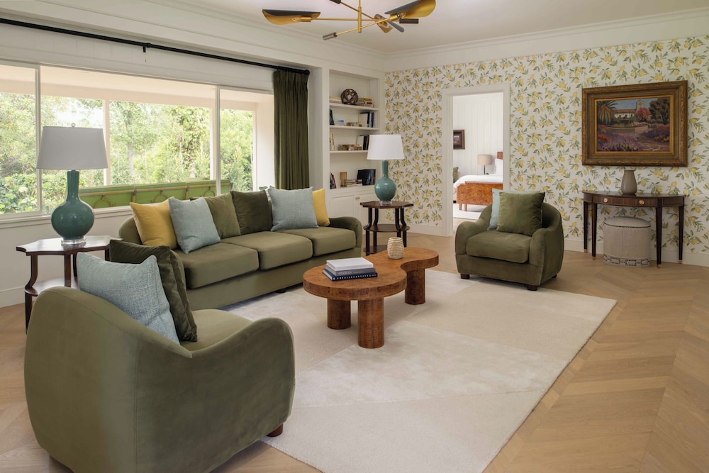 Superior House (Bougainvillea Residence) photo 1