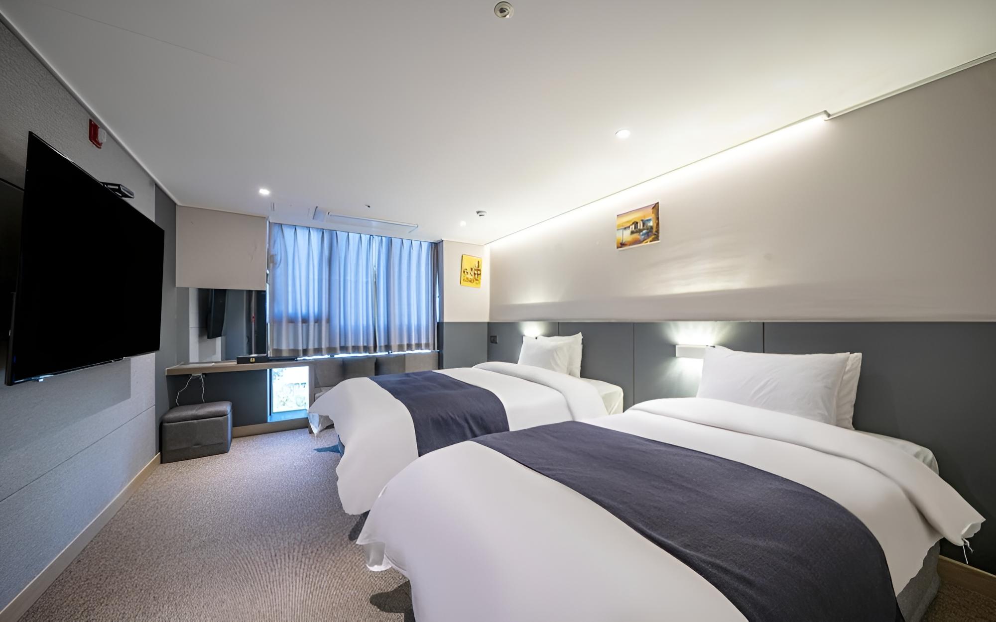 Room (Business Twin (Breakfast for 2 person)